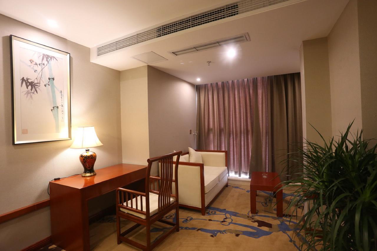 צ'נגדו Mingshan Hotel מראה חיצוני תמונה